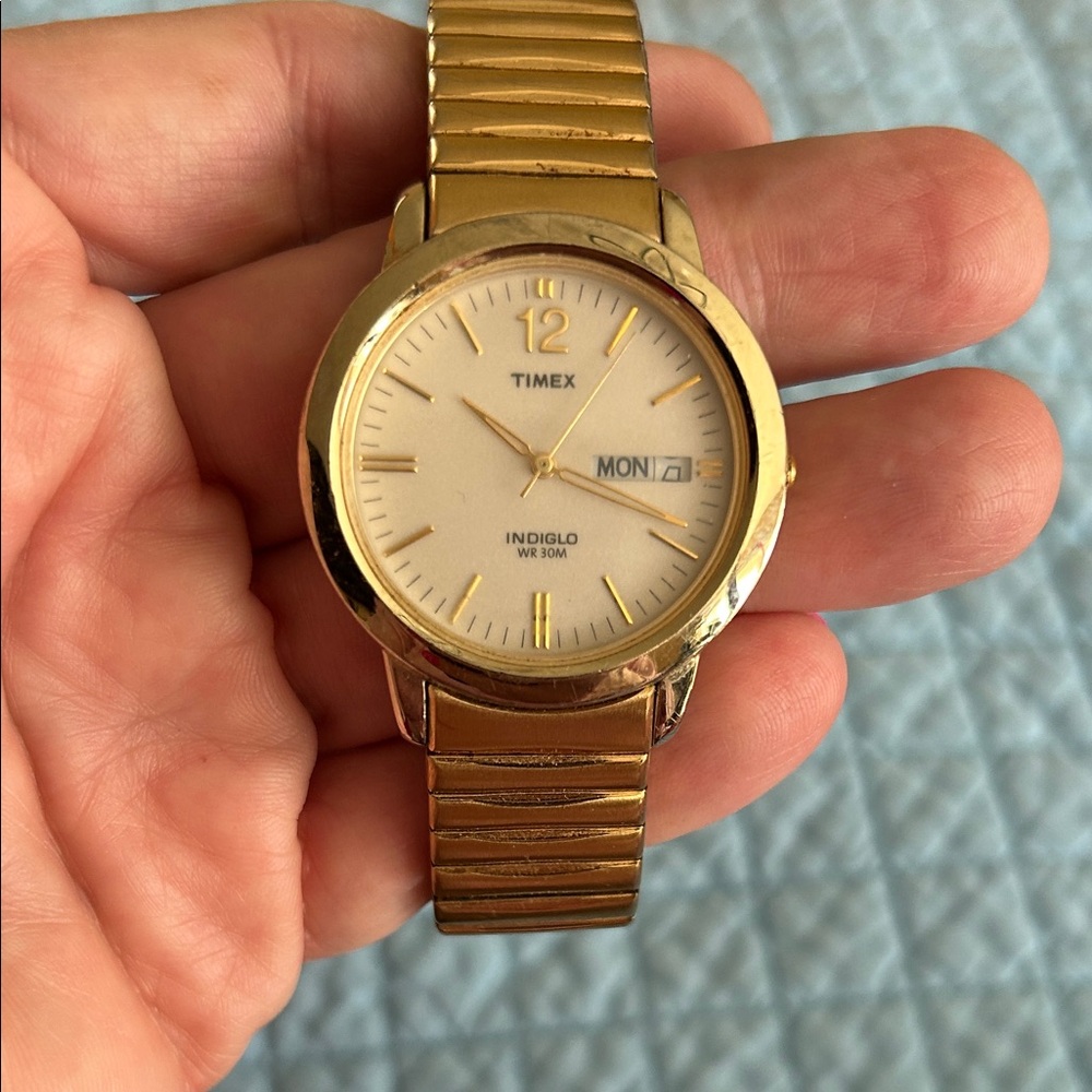 Timex Gold-Tone Stainless Steel Back Expansion Band Watch Y2K